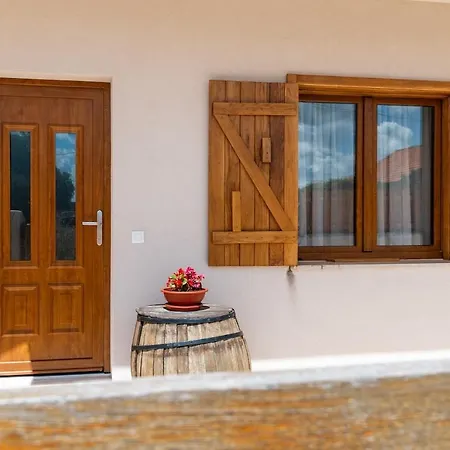 Kole Villa Radonic