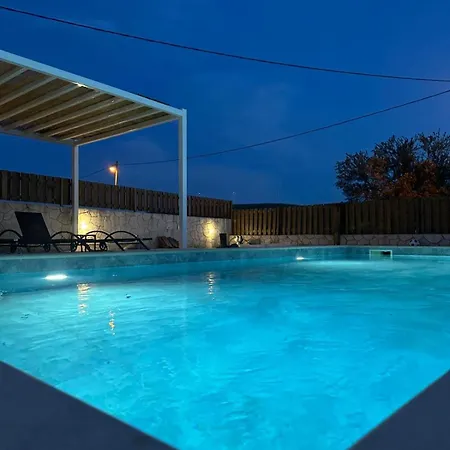 Kole Villa Radonic